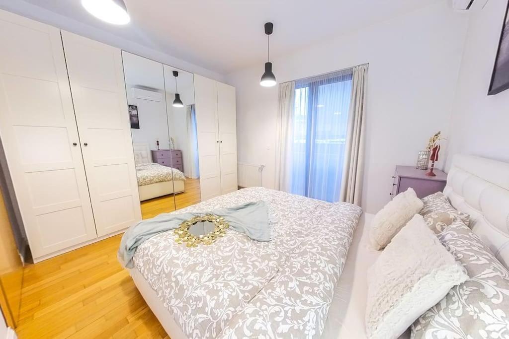 Old Town Spacious Apartment